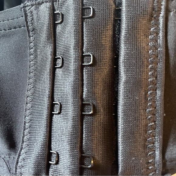 Gabifresh X Swimsuits for All Black Soft Cup Underwire Bikini Top NWT Sz 10 D/DD - Picture 3 of 8